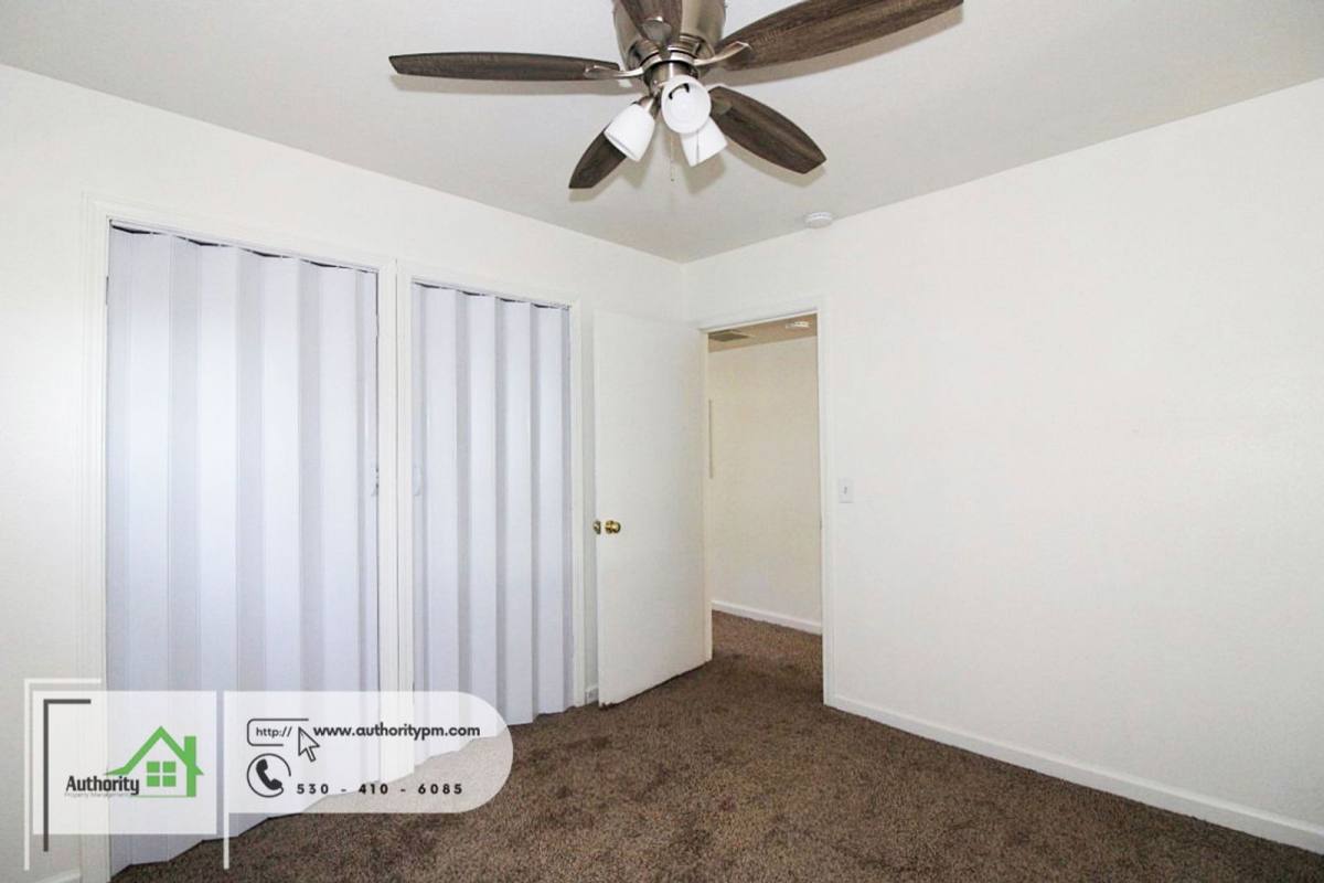 House for rent at 19087 Leaf Lane, Redding, CA 96003