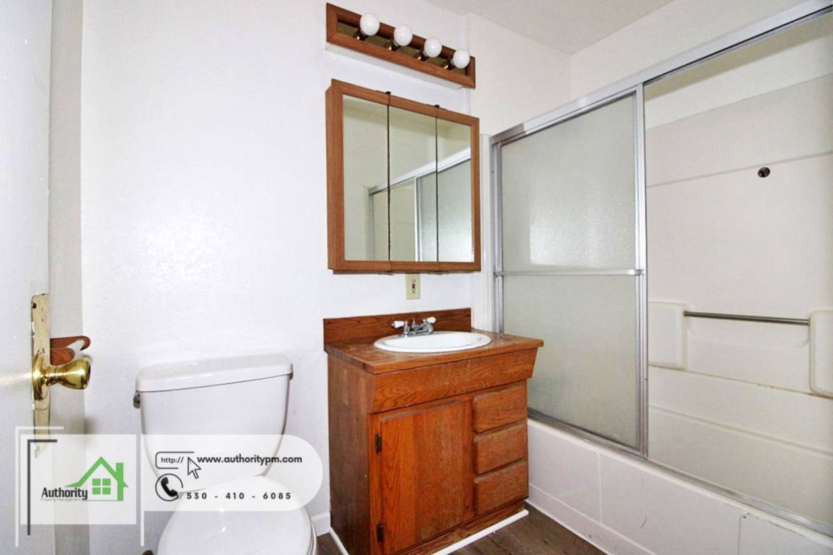 House for rent at 19087 Leaf Lane, Redding, CA 96003