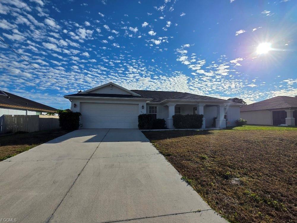 3413 35th St SW, Lehigh Acres, FL 33976