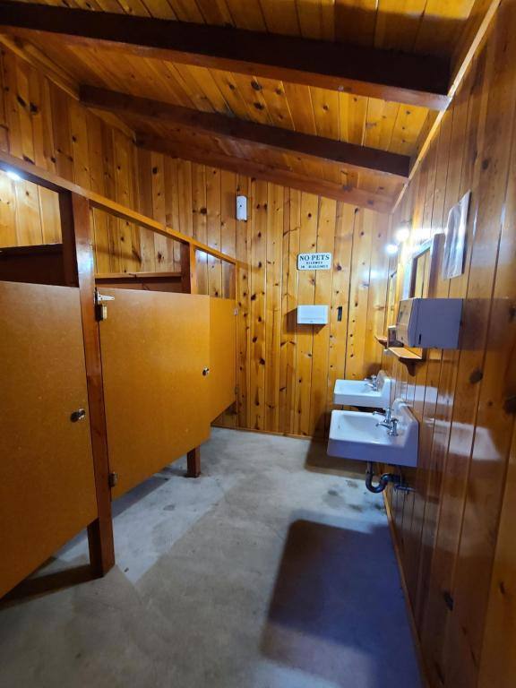 38400 US-97, Chiloquin, OR 97624 - House For Rent - Image 3