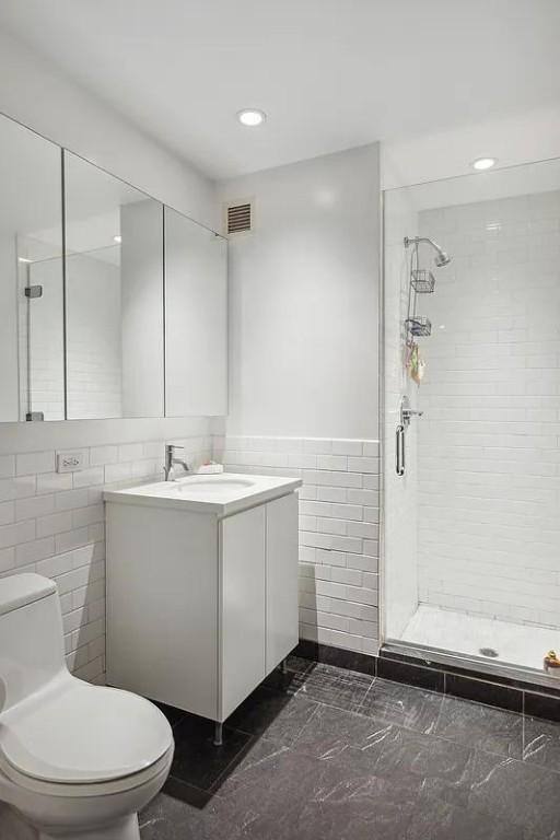 Apartment for rent at 90 William St #11G, New York, NY 10038