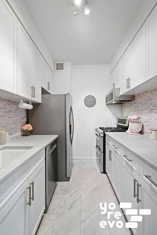 Apartment for rent at 350 Albany St #3Q, New York, NY 10280