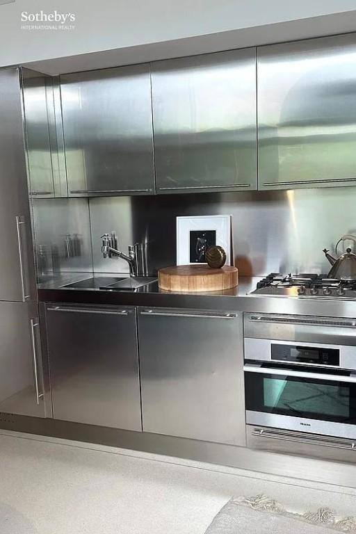 Apartment for rent at 100 Eleventh Ave #3B, New York, NY 10011