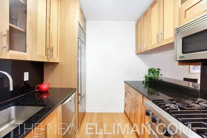 Apartment for rent at 88 Greenwich St #812, New York, NY 10006