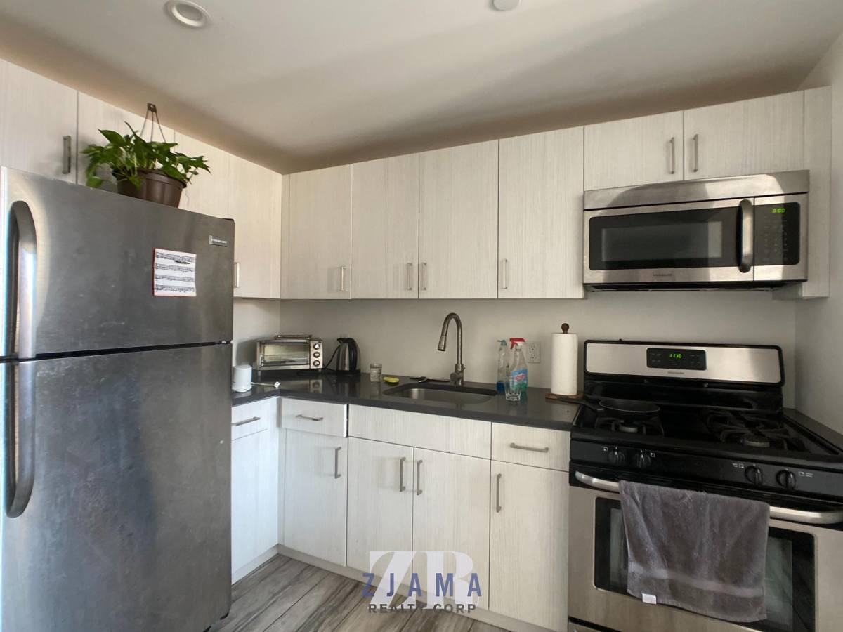 Apartment for rent at 106 Remsen Ave #2D, Brooklyn, NY 11212