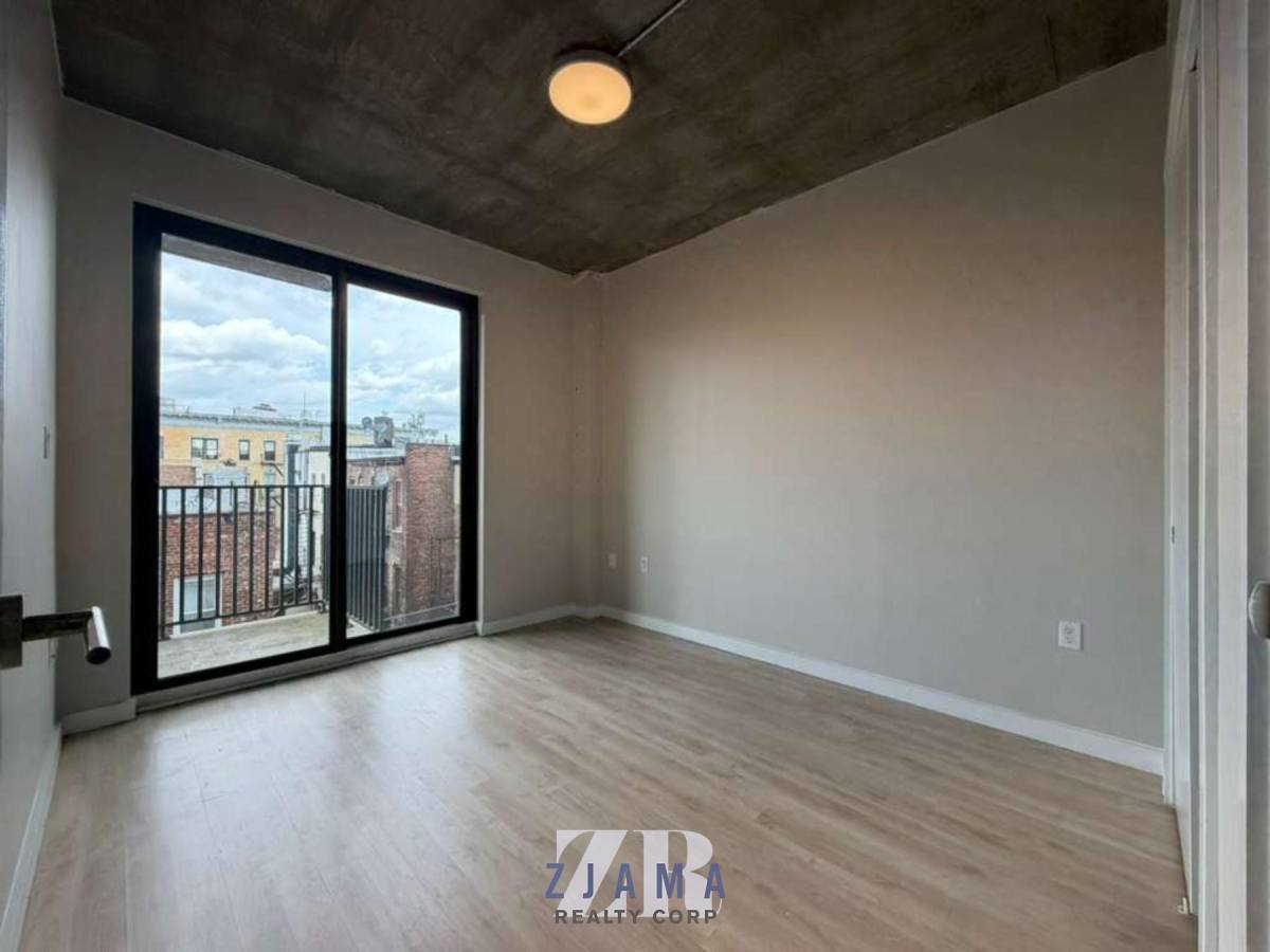 293 Hawthorne St #4C, Brooklyn, NY 11225 - Apartment For Rent - Image 2