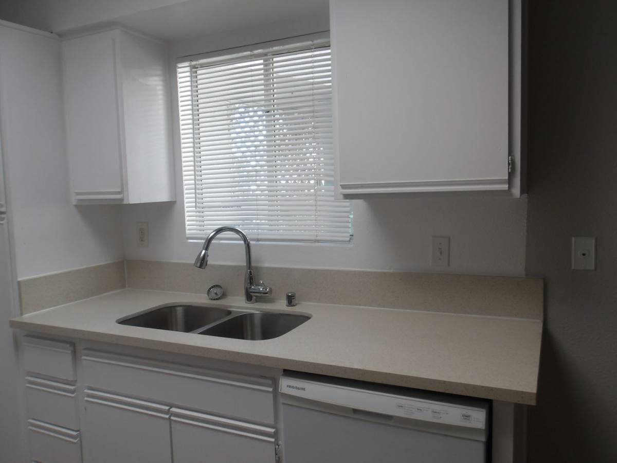 Apartment for rent at 2332 Wellesley Ave, Los Angeles, CA 90064