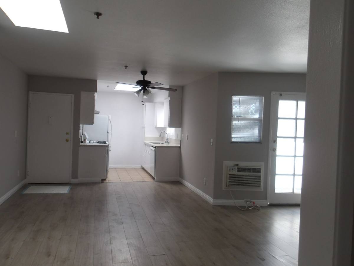 Apartment for rent at 2332 Wellesley Ave, Los Angeles, CA 90064