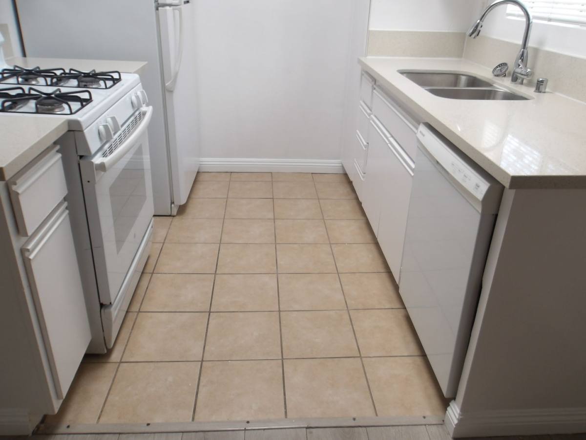 Apartment for rent at 2332 Wellesley Ave, Los Angeles, CA 90064