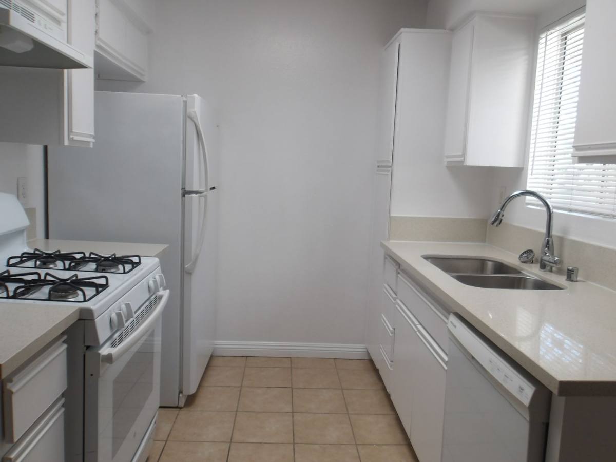 Apartment for rent at 2332 Wellesley Ave, Los Angeles, CA 90064