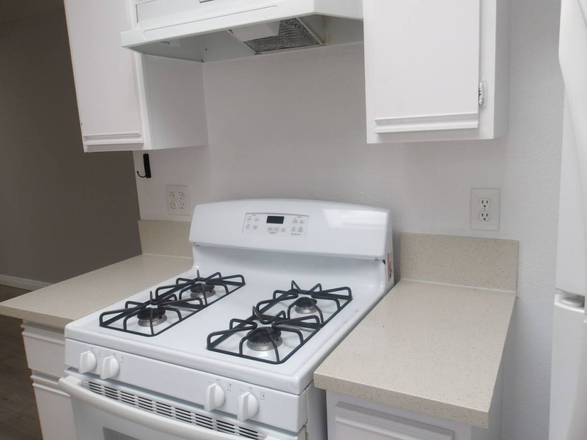 Apartment for rent at 2332 Wellesley Ave, Los Angeles, CA 90064