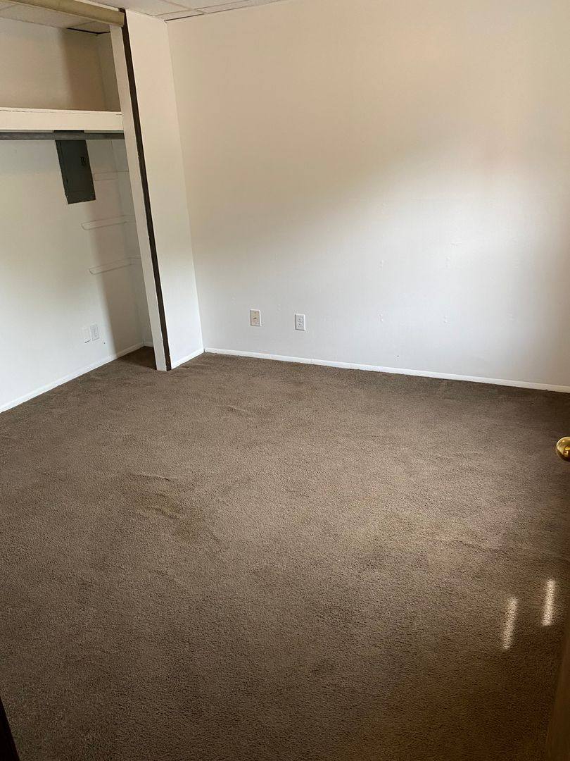Apartment for rent at 222 Adams Ave, Eveleth, MN 55734