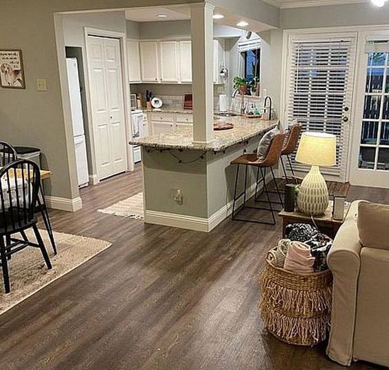 Apartment for rent at 16301 Ledgemont, Addison, TX 75001