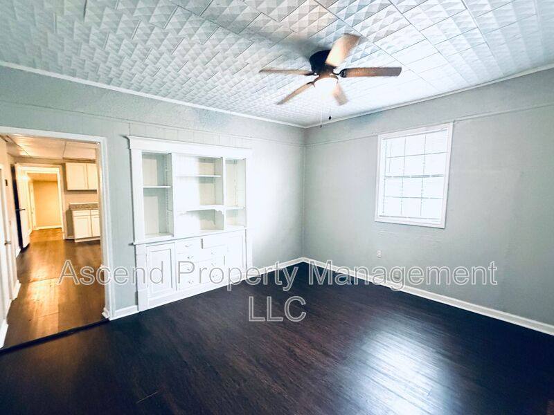 Apartment for rent at 2111 Chamberlain Ave #A, Chattanooga, TN 37404