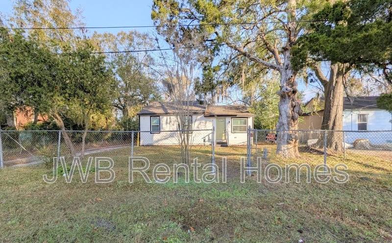 House for rent at 6135 Lynnwood Ave #A, Jacksonville, FL 32210