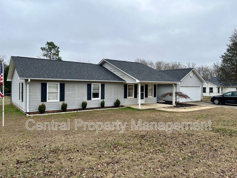 House for rent at 102 Stoneledge Dr, Woodruff, SC 29388