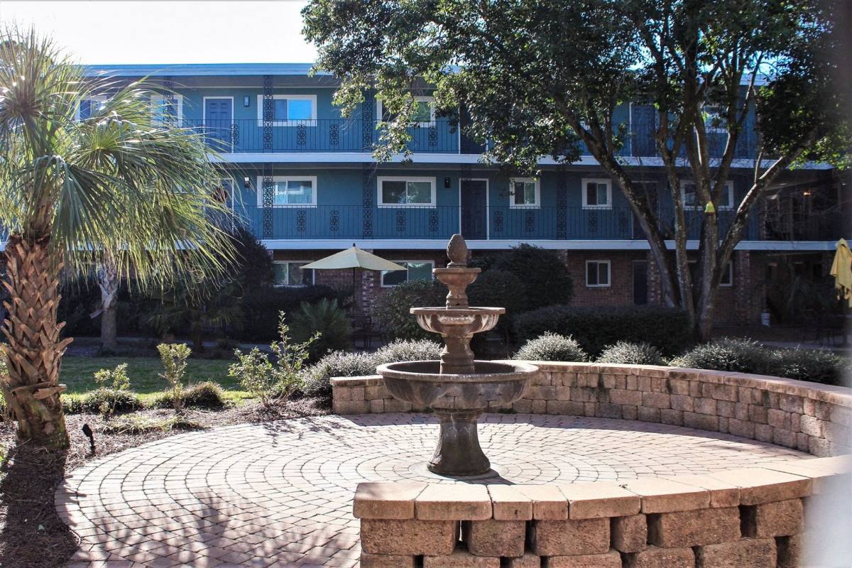 Apartment for rent at 1545-1551 Sam Rittenburg Blvd, Charleston, SC 29407