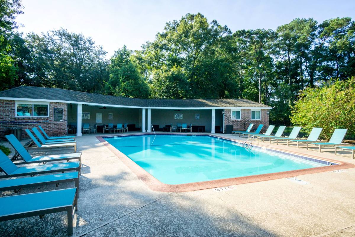 Apartment for rent at 1545-1551 Sam Rittenburg Blvd, Charleston, SC 29407