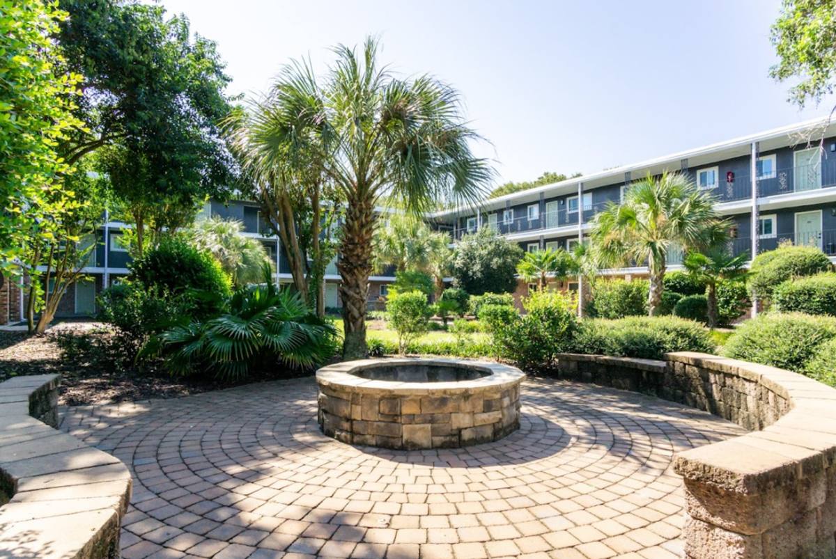 Apartment for rent at 1545-1551 Sam Rittenburg Blvd, Charleston, SC 29407