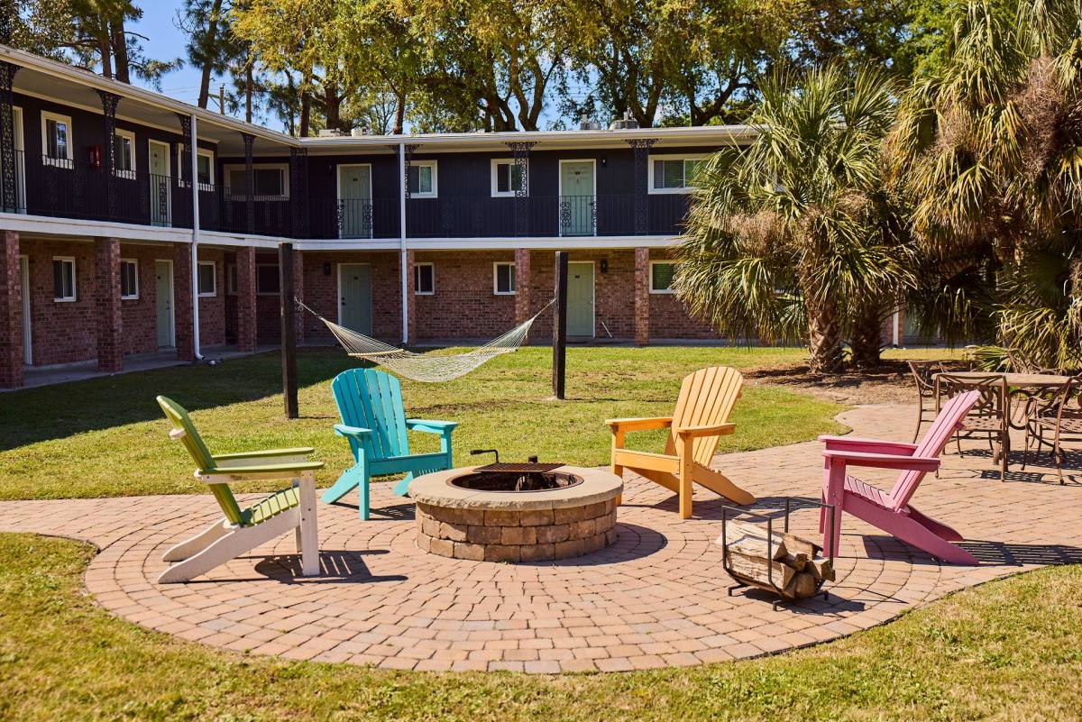 Apartment for rent at 1545-1551 Sam Rittenburg Blvd, Charleston, SC 29407