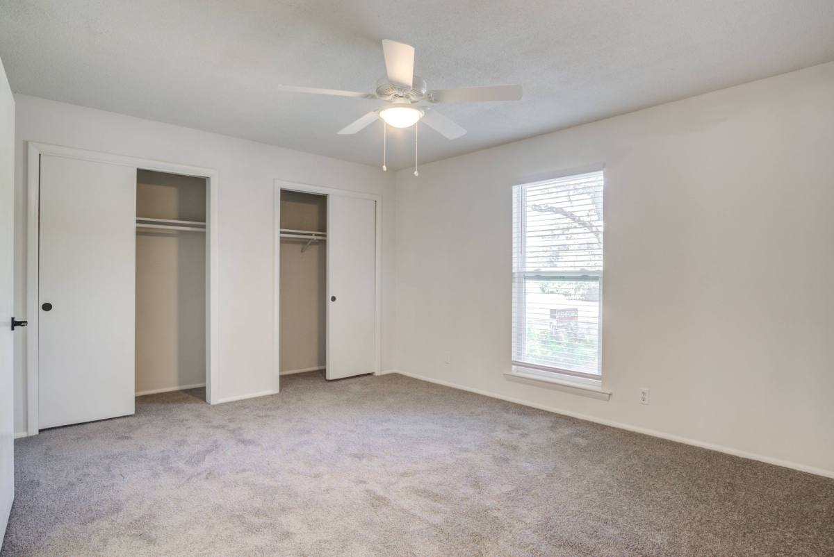 Apartment for rent at 1545-1551 Sam Rittenburg Blvd, Charleston, SC 29407