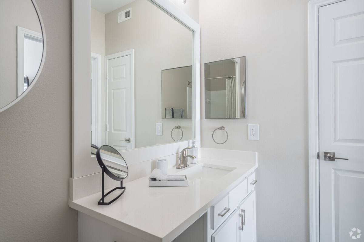 Apartment for rent at 2800 Tranquility Lake Blvd #28T, Pearland, TX 77584