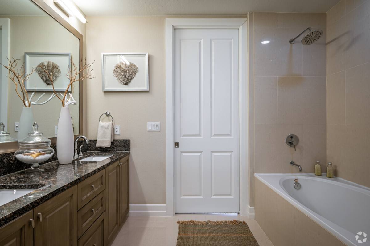 Apartment for rent at 2929 Weslayan St #29WN2, Houston, TX 77027