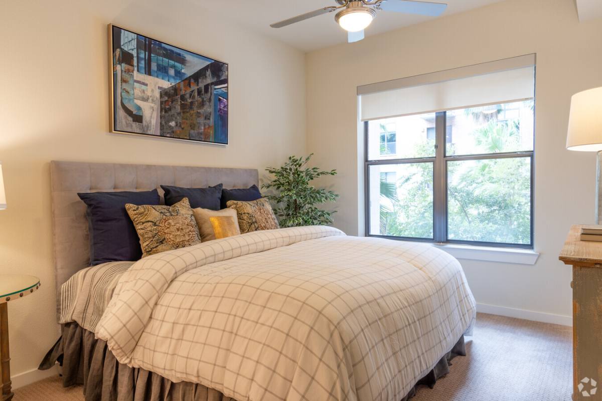 Apartment for rent at 500 Crawford St #5CF2, Houston, TX 77002