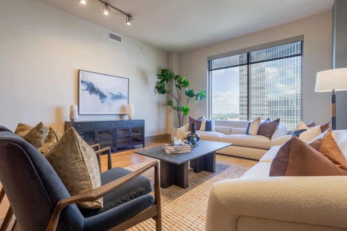 Apartment for rent at 7 Riverway #7RW, Houston, TX 77056