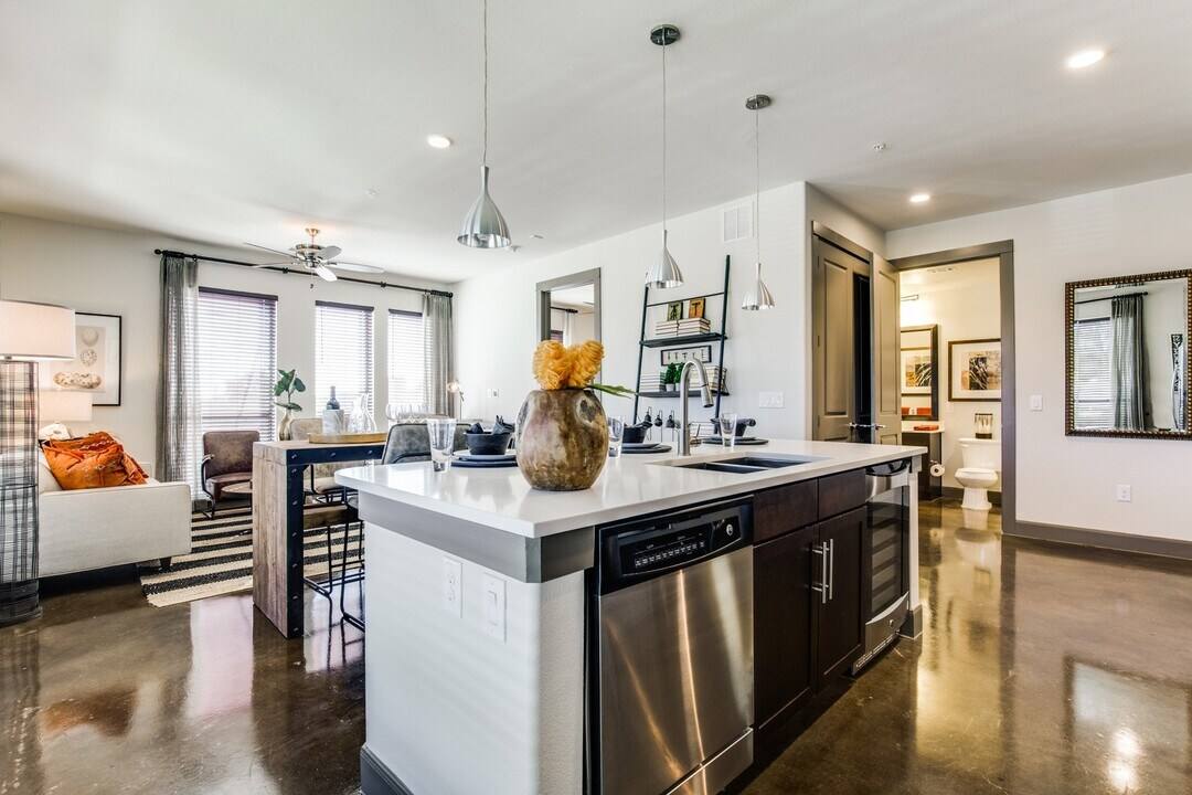 Apartment for rent at 525 Yale St #AAHH1, Houston, TX 77007