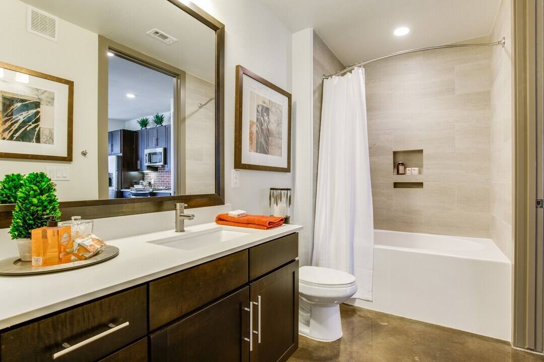 Apartment for rent at 525 Yale St #AAHH2, Houston, TX 77007
