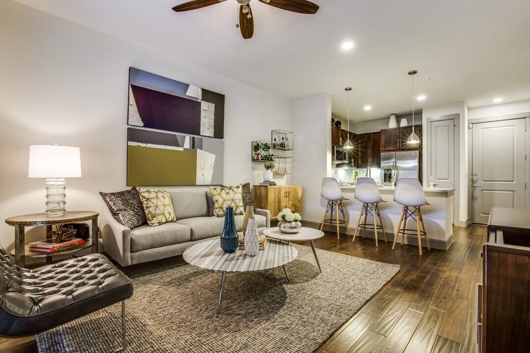 Apartment for rent at 525 Yale St #AAHH2, Houston, TX 77007