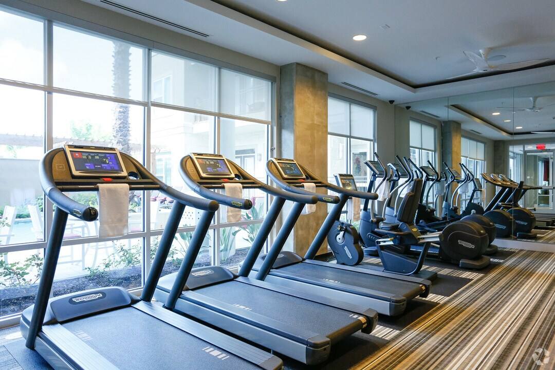 Apartment for rent at 502 S Post Oak Lane #AAT1, Houston, TX 77056