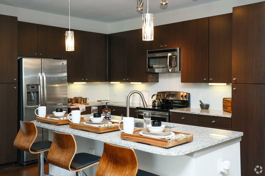 Apartment for rent at 502 S Post Oak Lane #AAT2, Houston, TX 77056