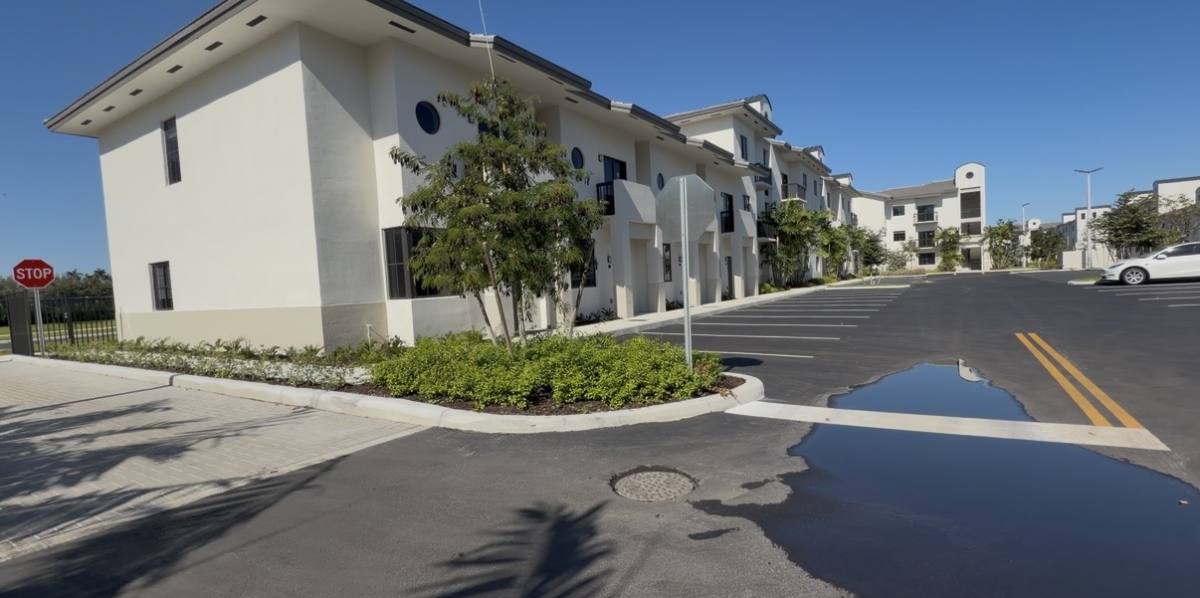 Apartment for rent at 564 E 19th St #309, Hialeah, FL 33013