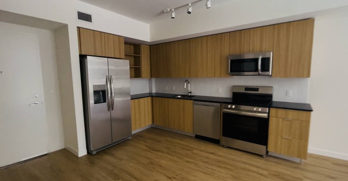 Apartment for rent at 564 E 32nd St #802, Hialeah, FL 33013