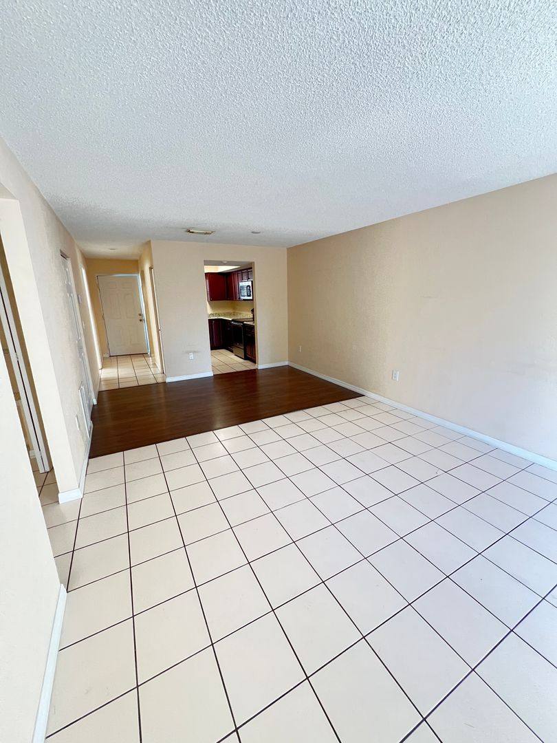 Apartment for rent at 1840 Morrill St, Sarasota, FL 34236