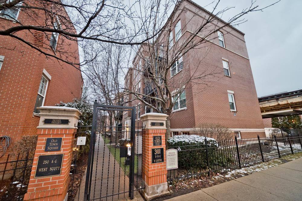Apartment for rent at 301 W Goethe #103, Chicago, IL 60610
