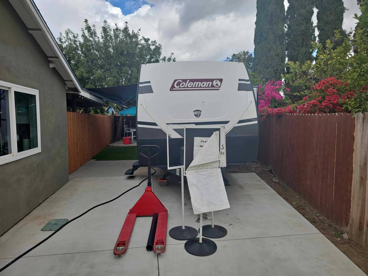 Apartment for rent at 9436 Glade Ave #RV, Chatsworth, CA 91311