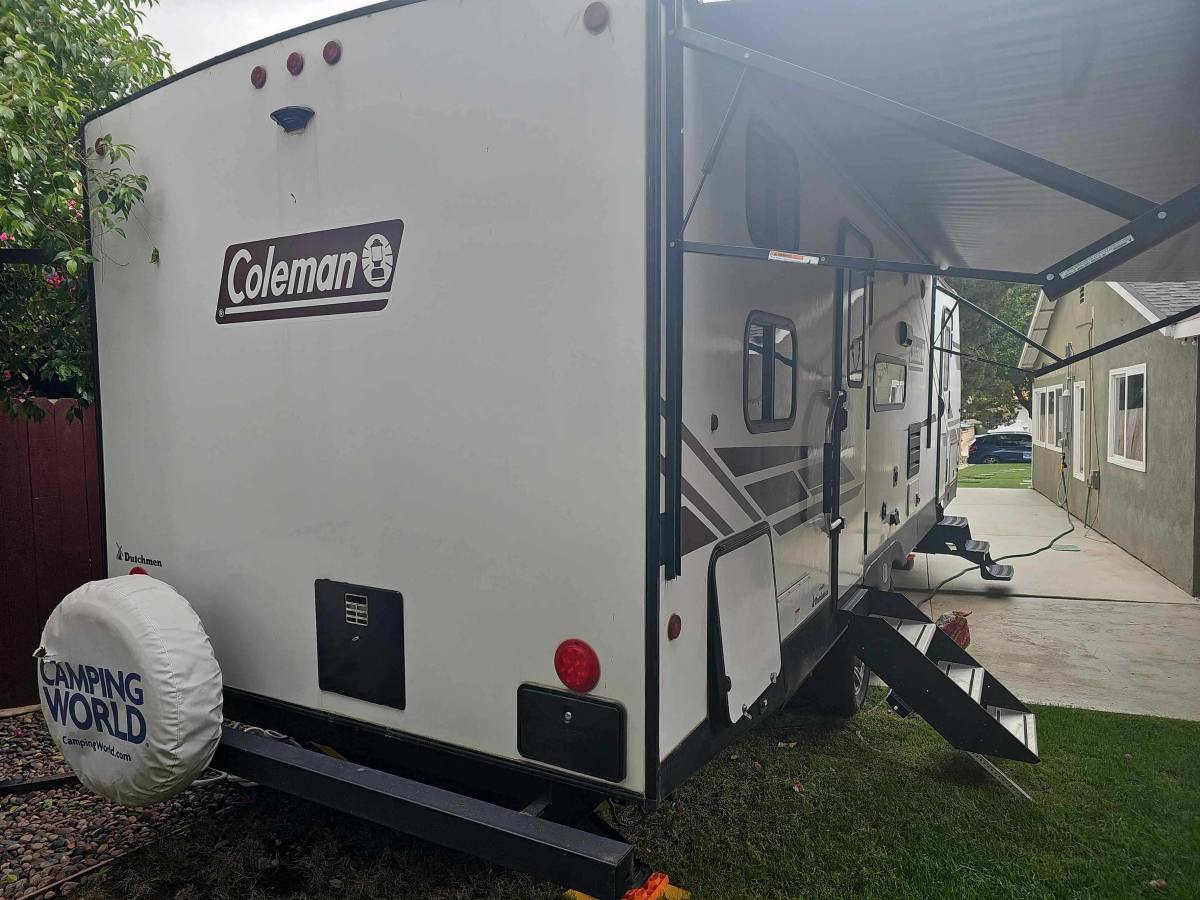 Apartment for rent at 9436 Glade Ave #RV, Chatsworth, CA 91311