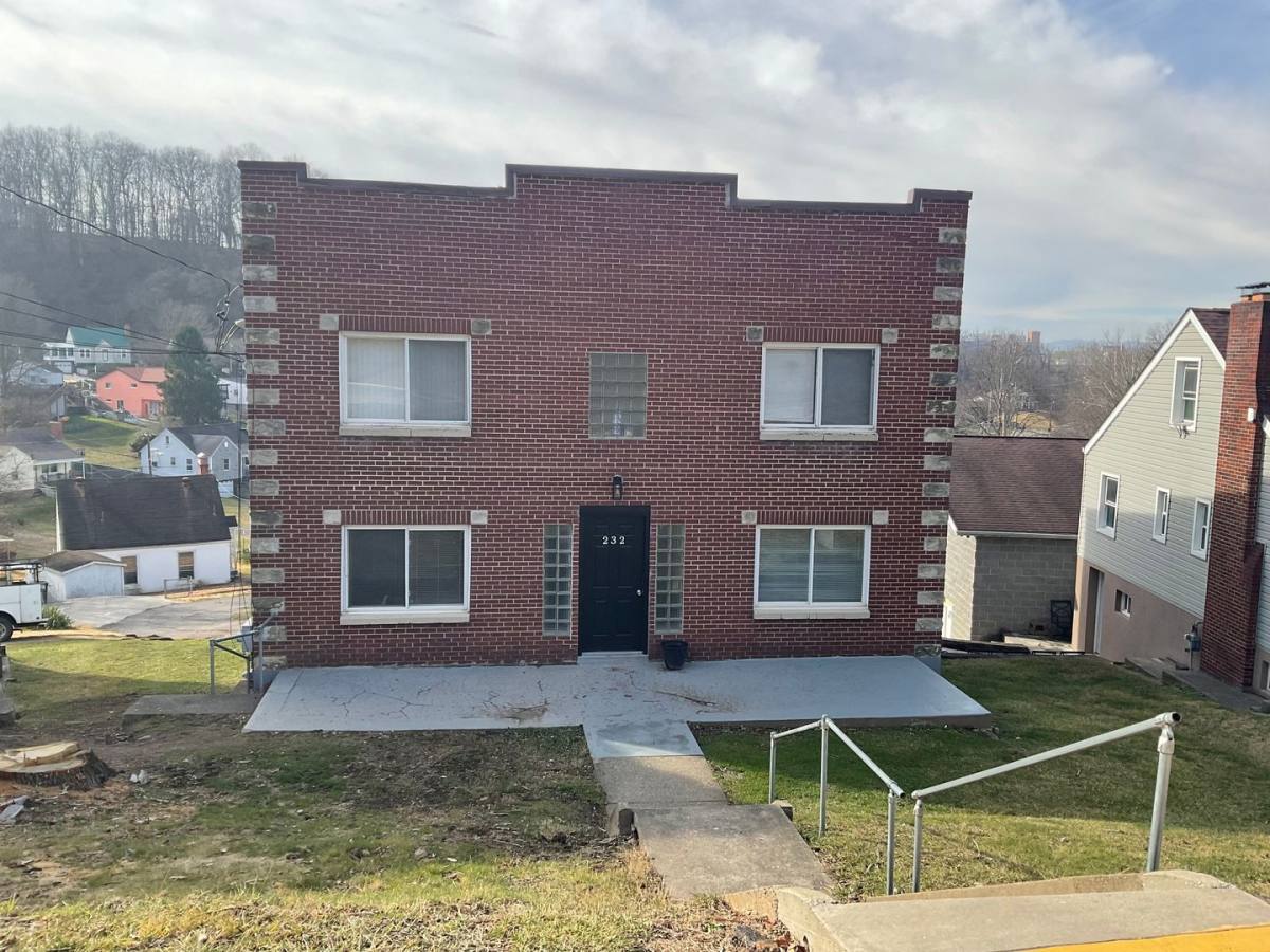 Apartment for rent at 232 Sutherland Dr, South Charleston, WV 25303