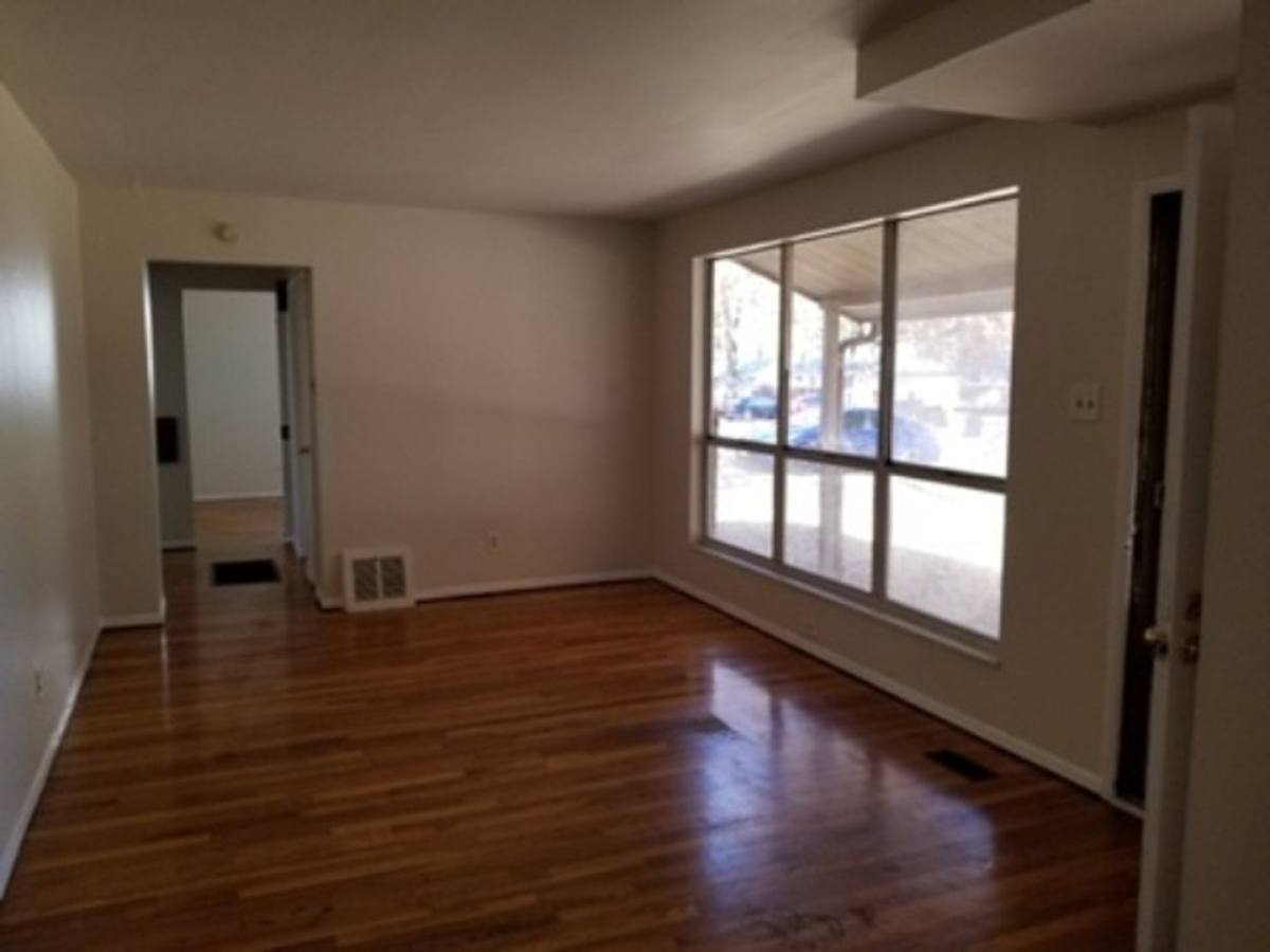 House for rent at 105 Clearview Dr, Florissant, MO 63033
