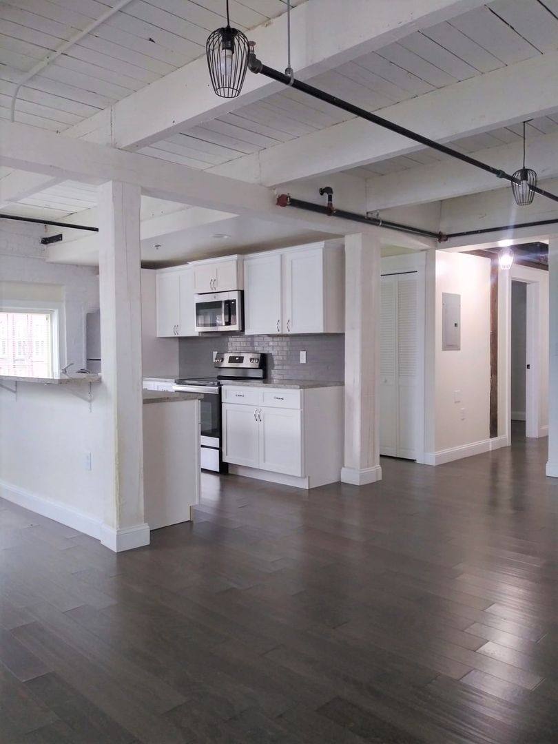 Apartment for rent at 45 Summer St, Leominster, MA 01453