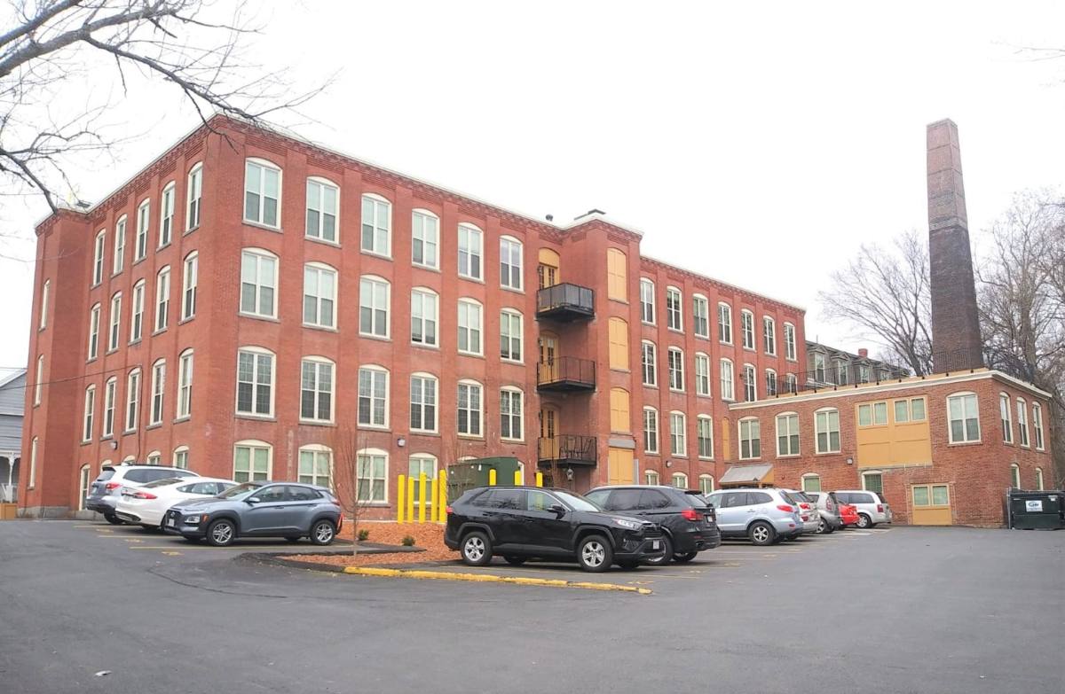 Apartment for rent at 45 Summer St, Leominster, MA 01453