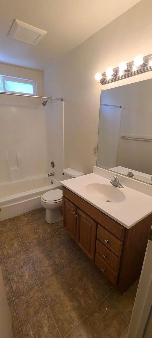 Apartment for rent at 1135 Slater St, Santa Rosa, CA 95404