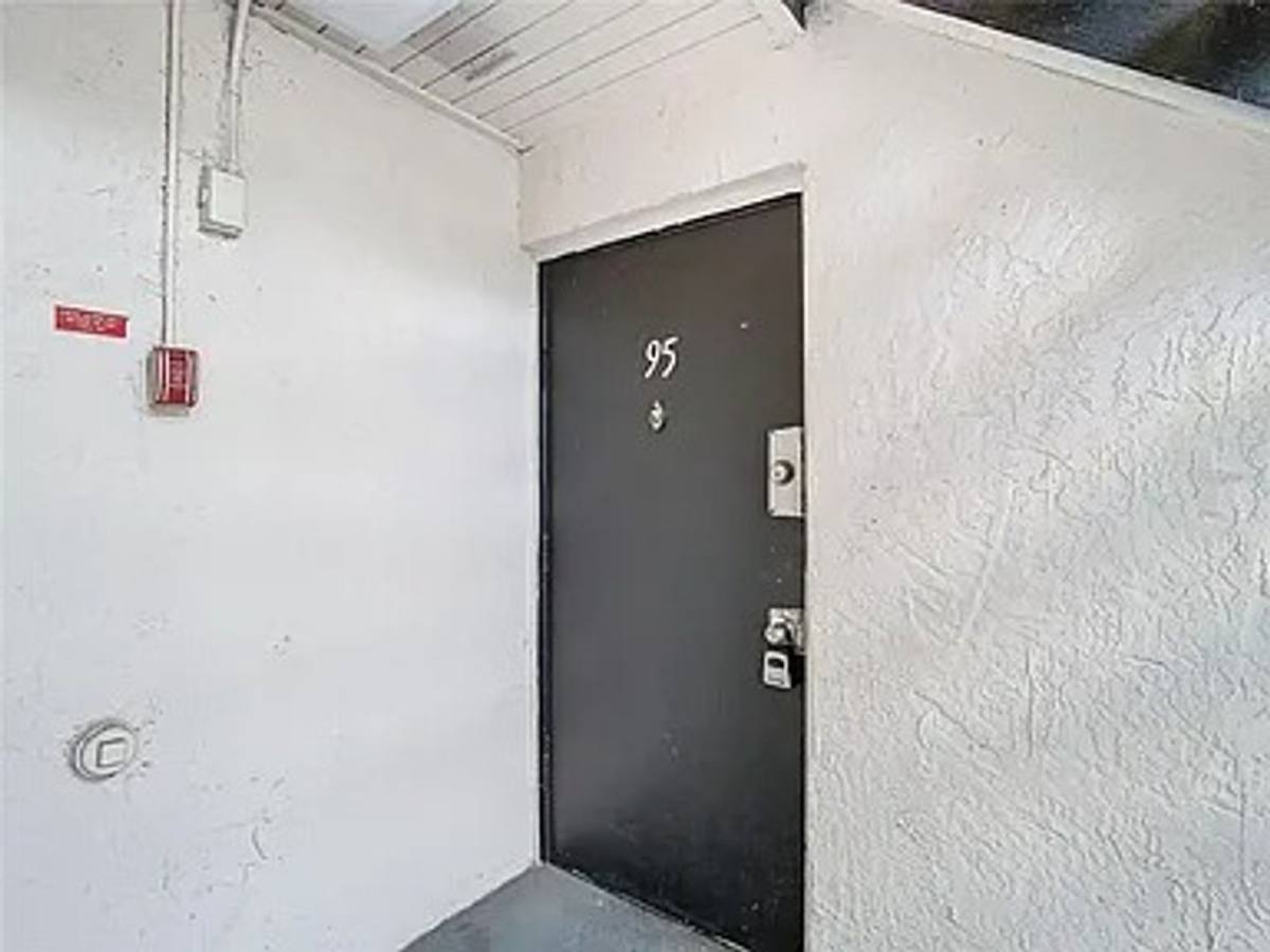 Condo for rent at 2549 N Alafaya Trail #95, Orlando, FL 32826