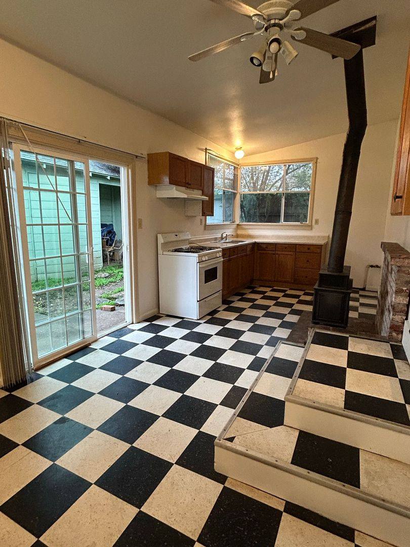 Apartment for rent at 1823 Mulberry, Chico, CA 95928