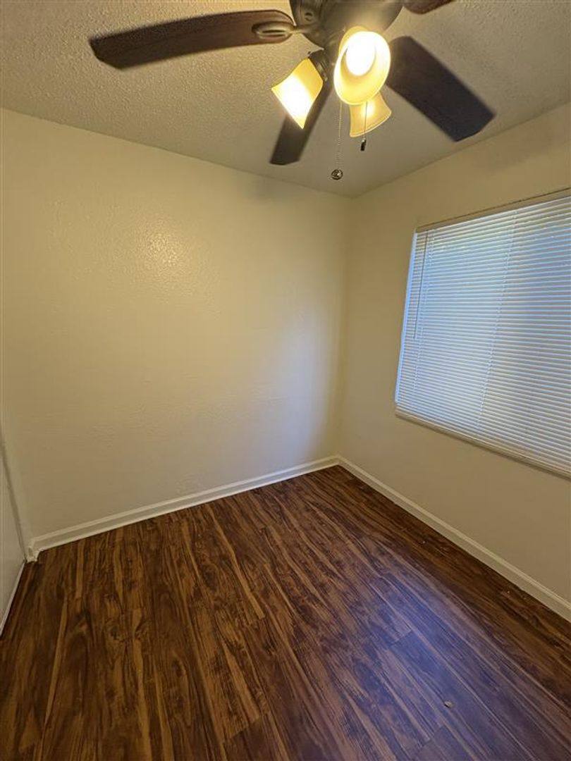 1033 Hoffman Ave, Long Beach, CA 90813 - Apartment For Rent - Image 10