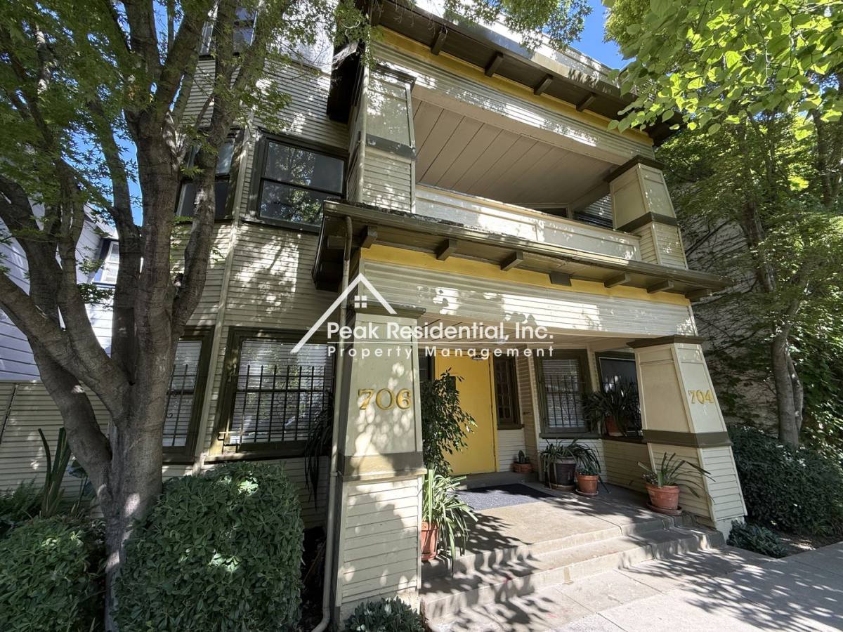 Apartment for rent at 704 20th St, Sacramento, CA 95811