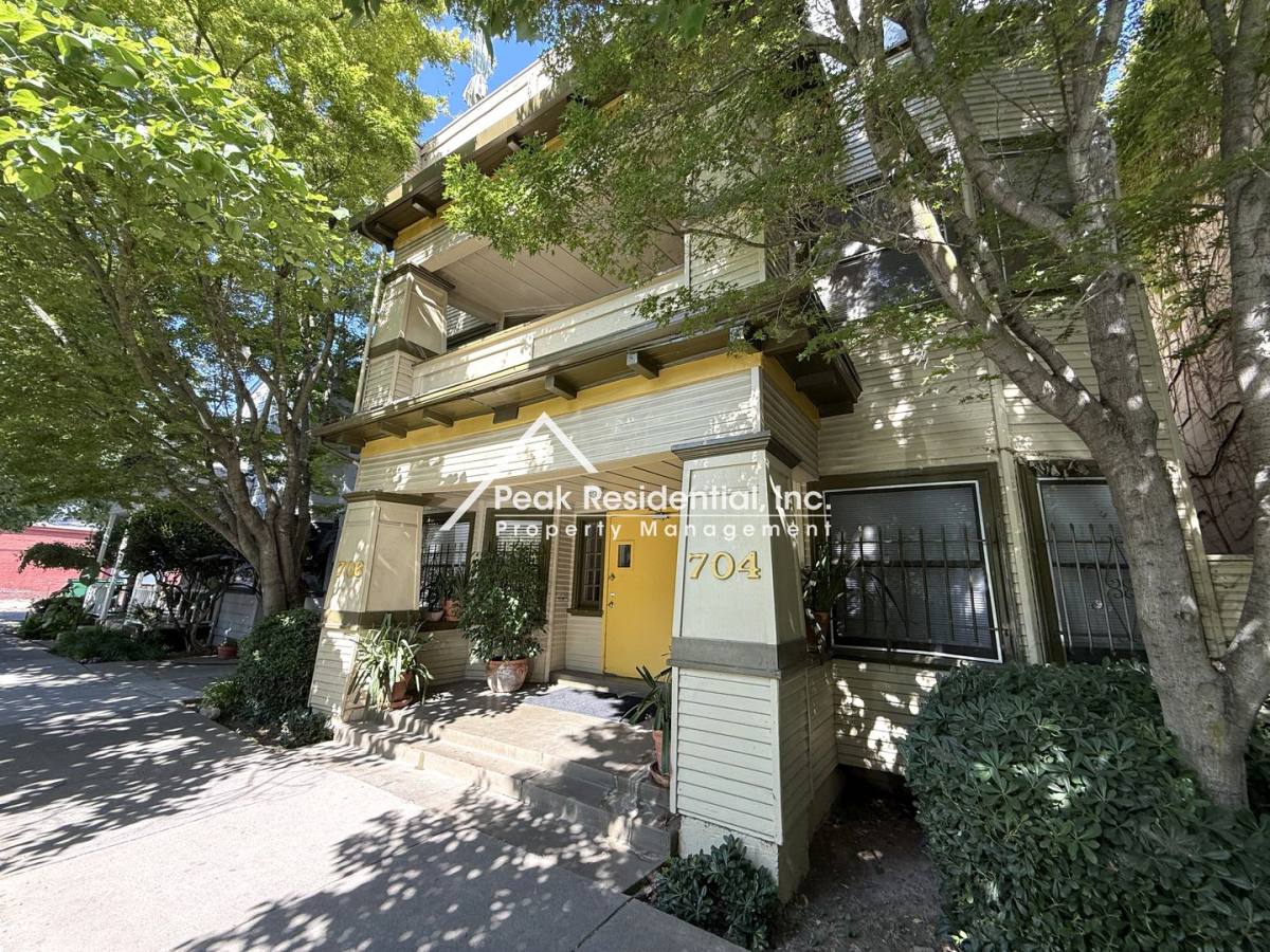 Apartment for rent at 704 20th St, Sacramento, CA 95811